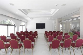 hotel_mistral_multi_task_room.jpg